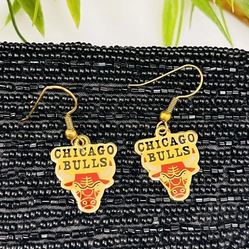 1988 Chicago Bulls Gold Tone & Enamel Dangle Drop Earrings Peter David Inc. 1150